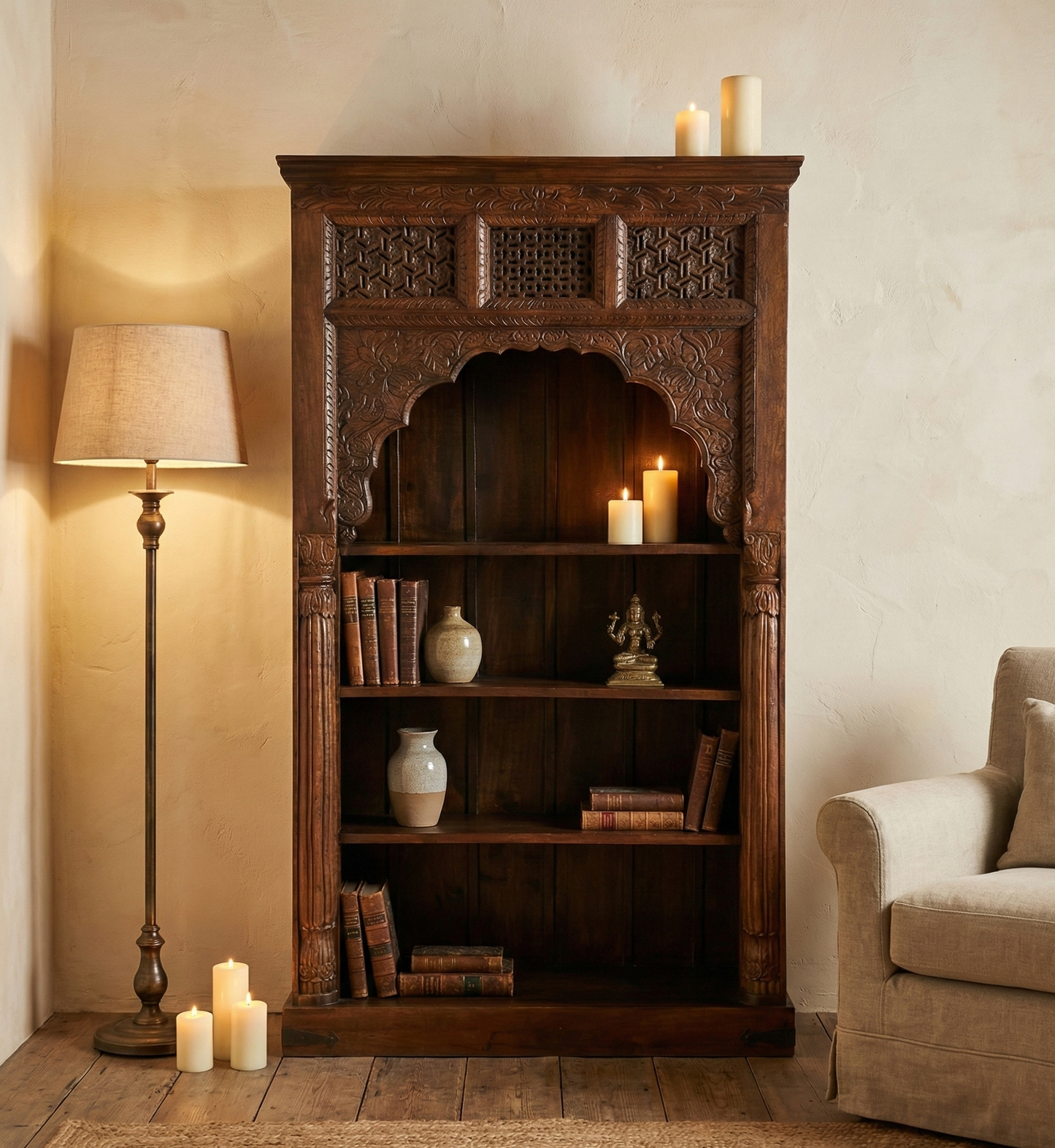 Librería colonial asiática estilo indio con celosias talladas - AM-14502