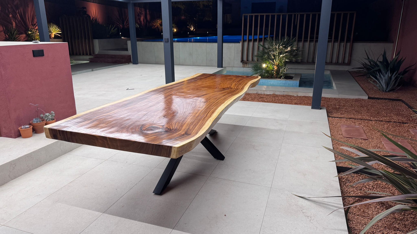 Mesa de comedor suar y metal. a medida AM202404111841