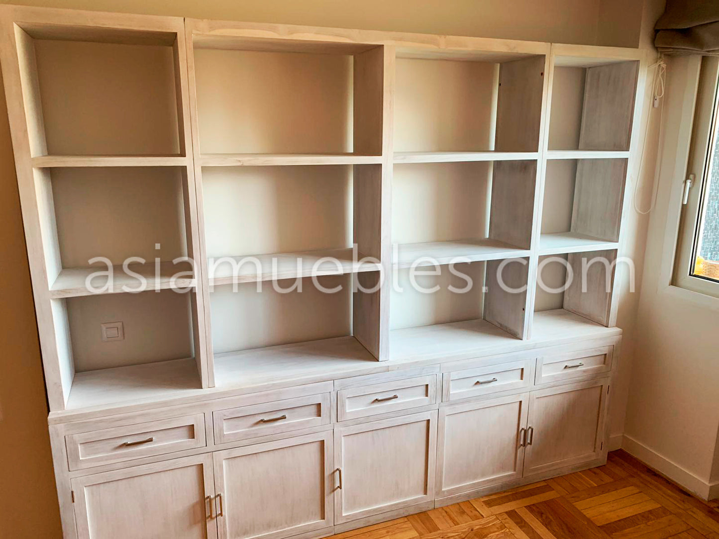 Librería a medida en madera de teca blanco decapado - AM-14505