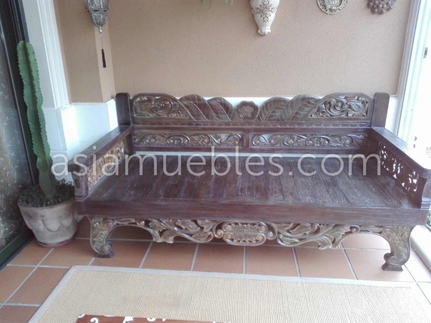 Banco colonial estilo asiático javanés tallado a mano en teca AM-20857