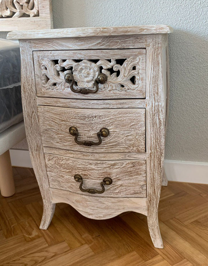 Mesilla de noche con tallado artesanal AM202205241302