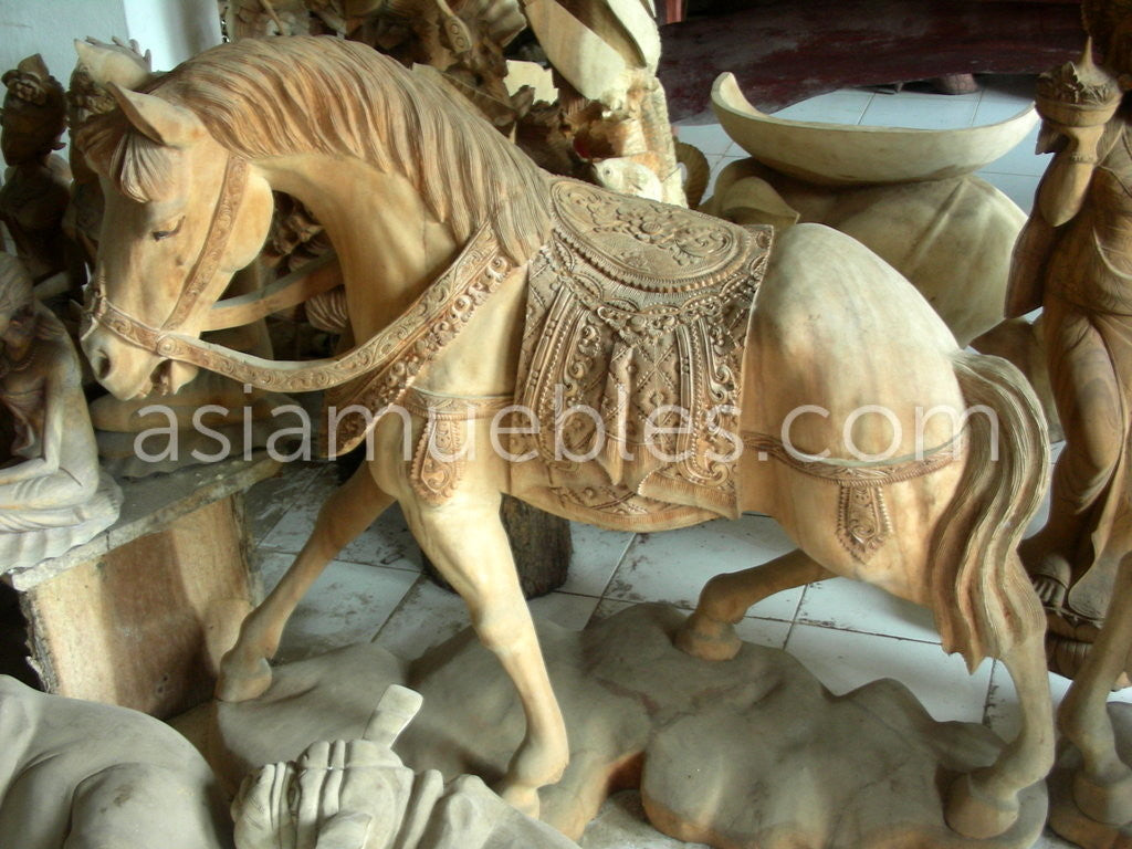 Budas y figuras de madera