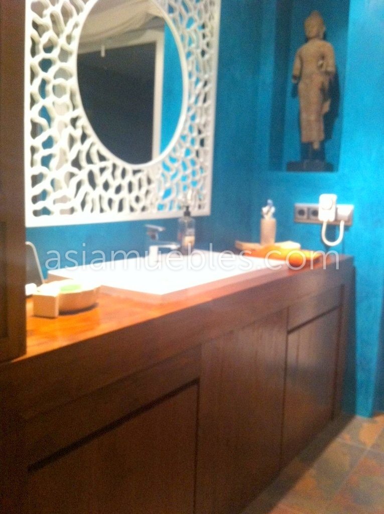 Galán de noche colonial estilo asiático en teca 1/26