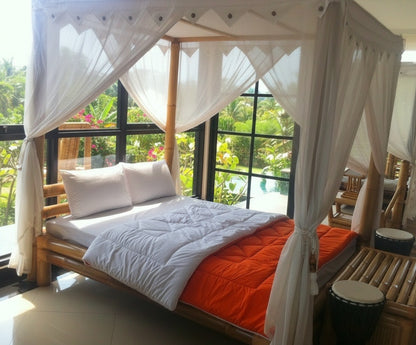 Cama colonial asiática a medida  con dosel bambú 48/61