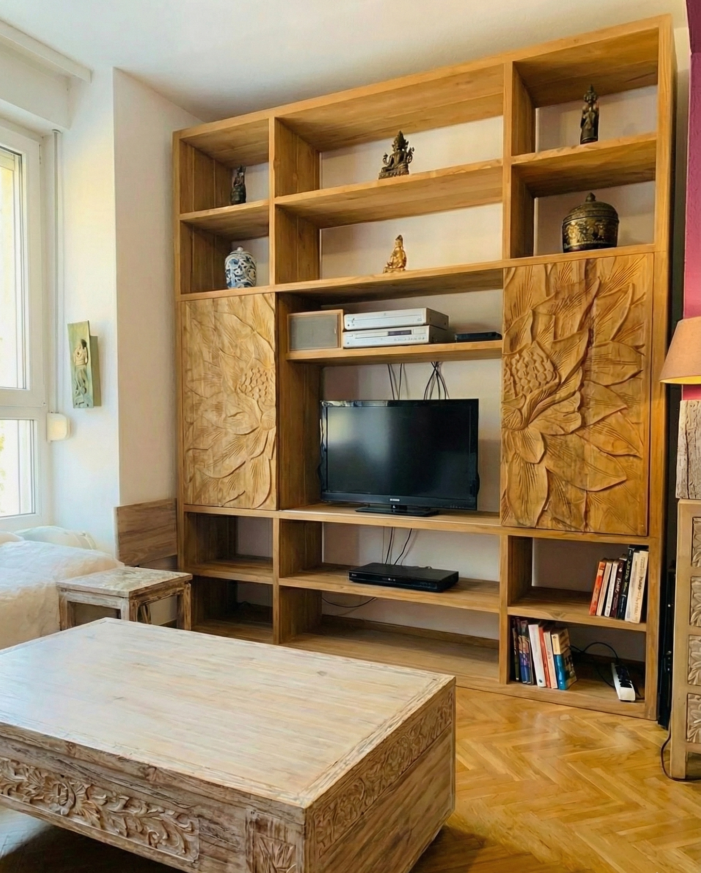 Mueble TV a medida colonial teca tallada - AM-14670