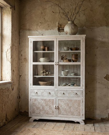 Vitrina a medida estilo colonial tallada en teca AM202201241653