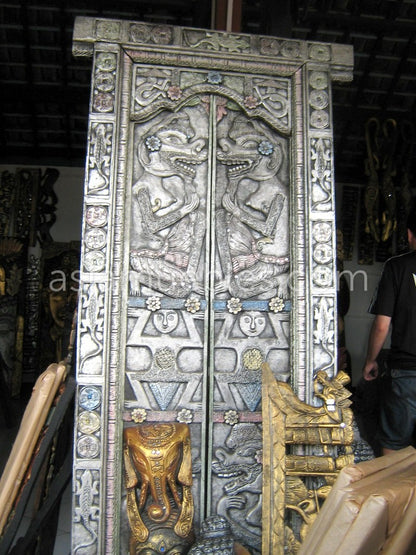 Puertas Balinesas